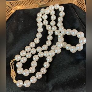 Elegant Pearl Necklace